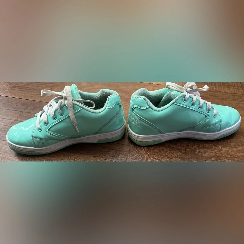 Heelys girls Seafoam green white shoes Sz 5 big girl